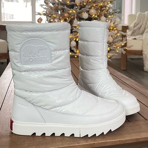 Sorel Women's Joan of Arctic Next Lite Mid Puffy Boot - Waterproof size 9 WHITE